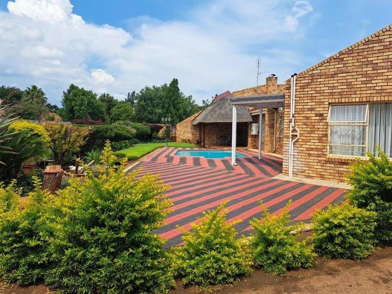 5 Bedroom Property for Sale in Mmabatho North West
